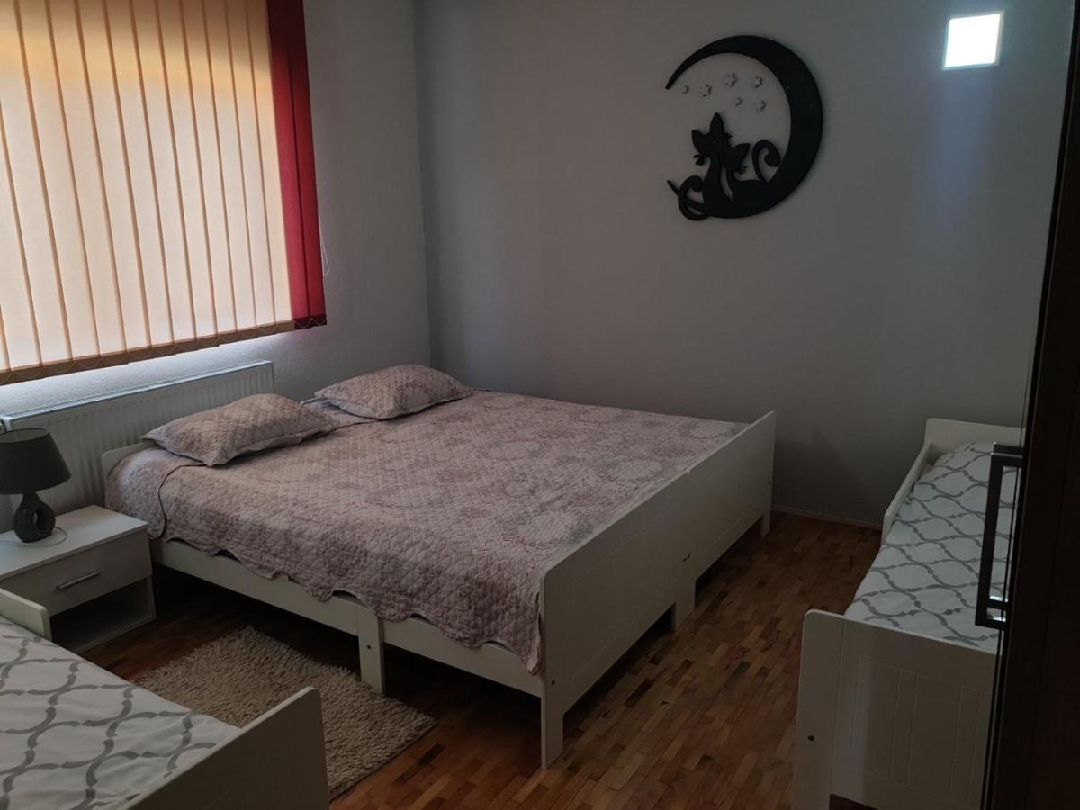 Apartamento Vela-edo Zavidovici Exterior foto
