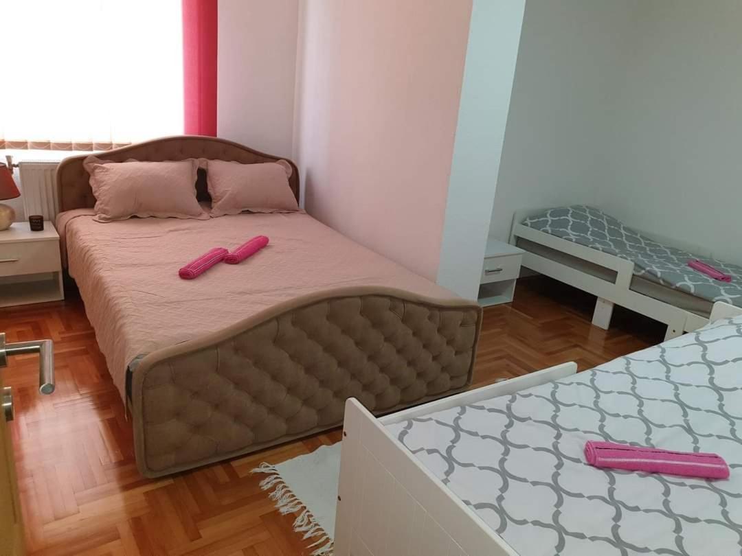 Apartamento Vela-edo Zavidovici Exterior foto