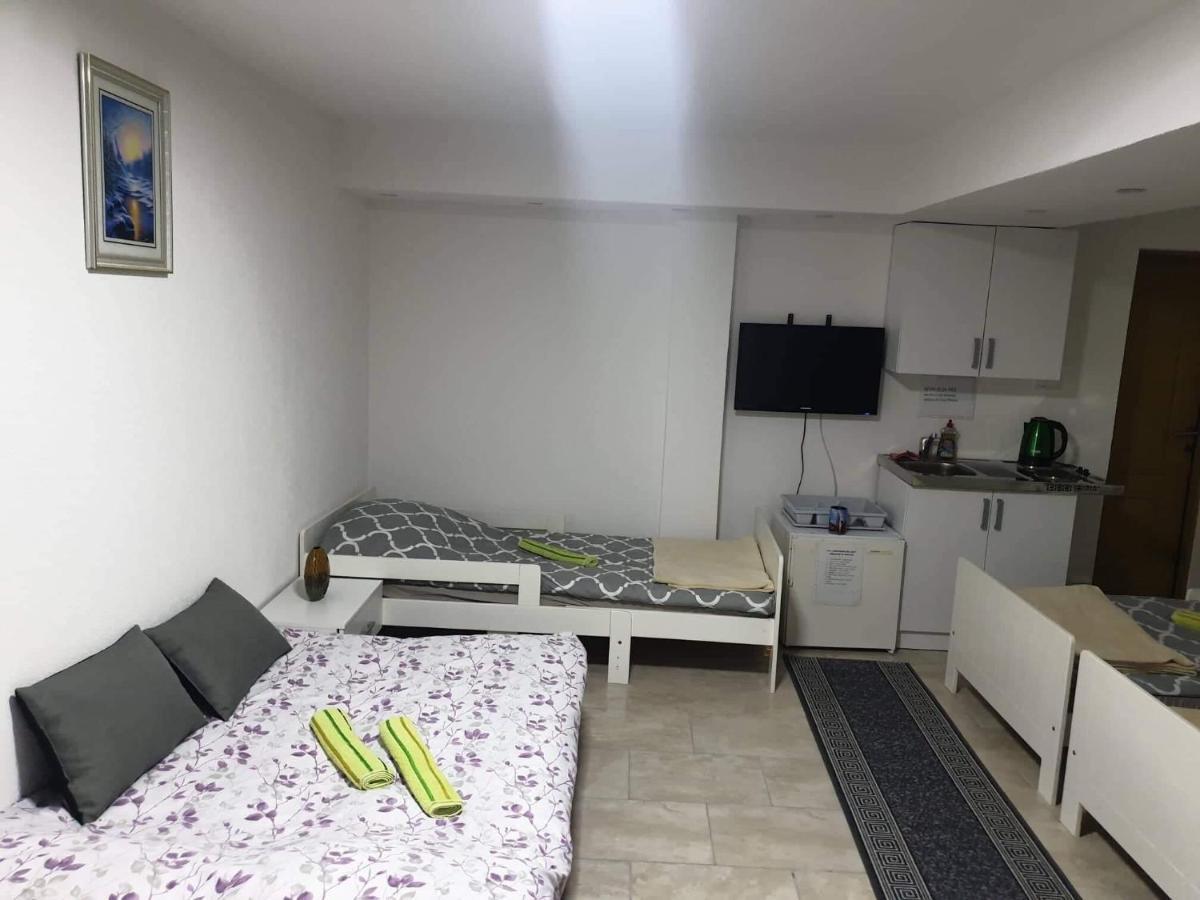 Apartamento Vela-edo Zavidovici Exterior foto